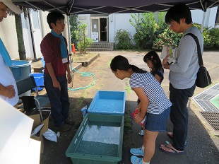 図:水田除草剤の散布1